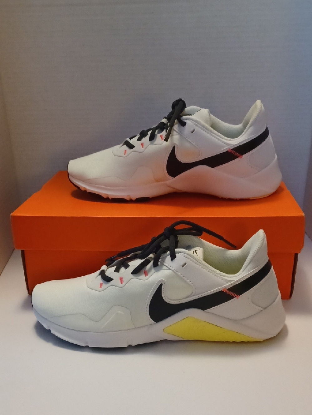 Nike Legend Essential 2 Women's Cross Training White Sneaker Size 9